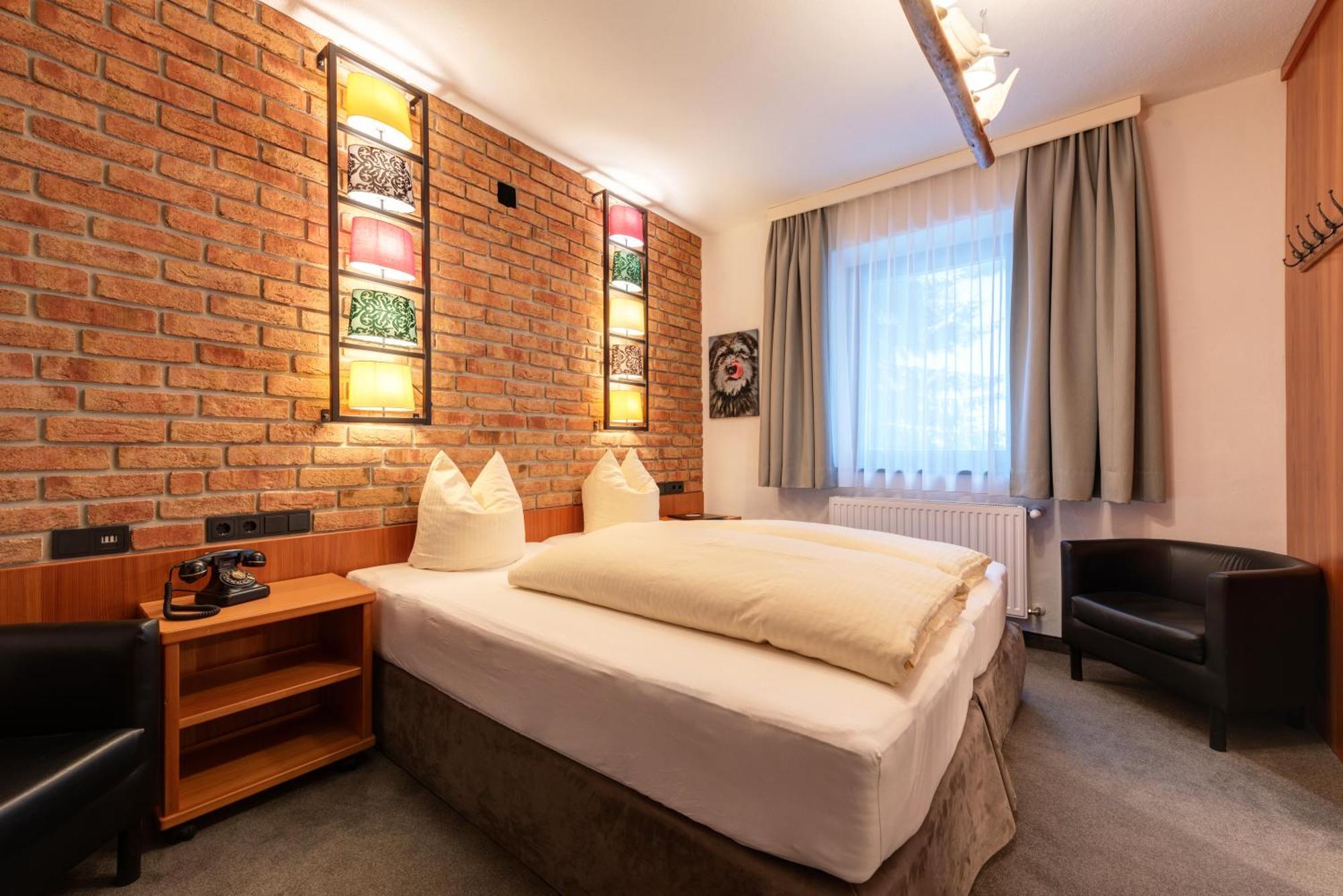 سانكت أنتون ام ارلبرغ Hotel Pension Kirchplatz المظهر الخارجي الصورة