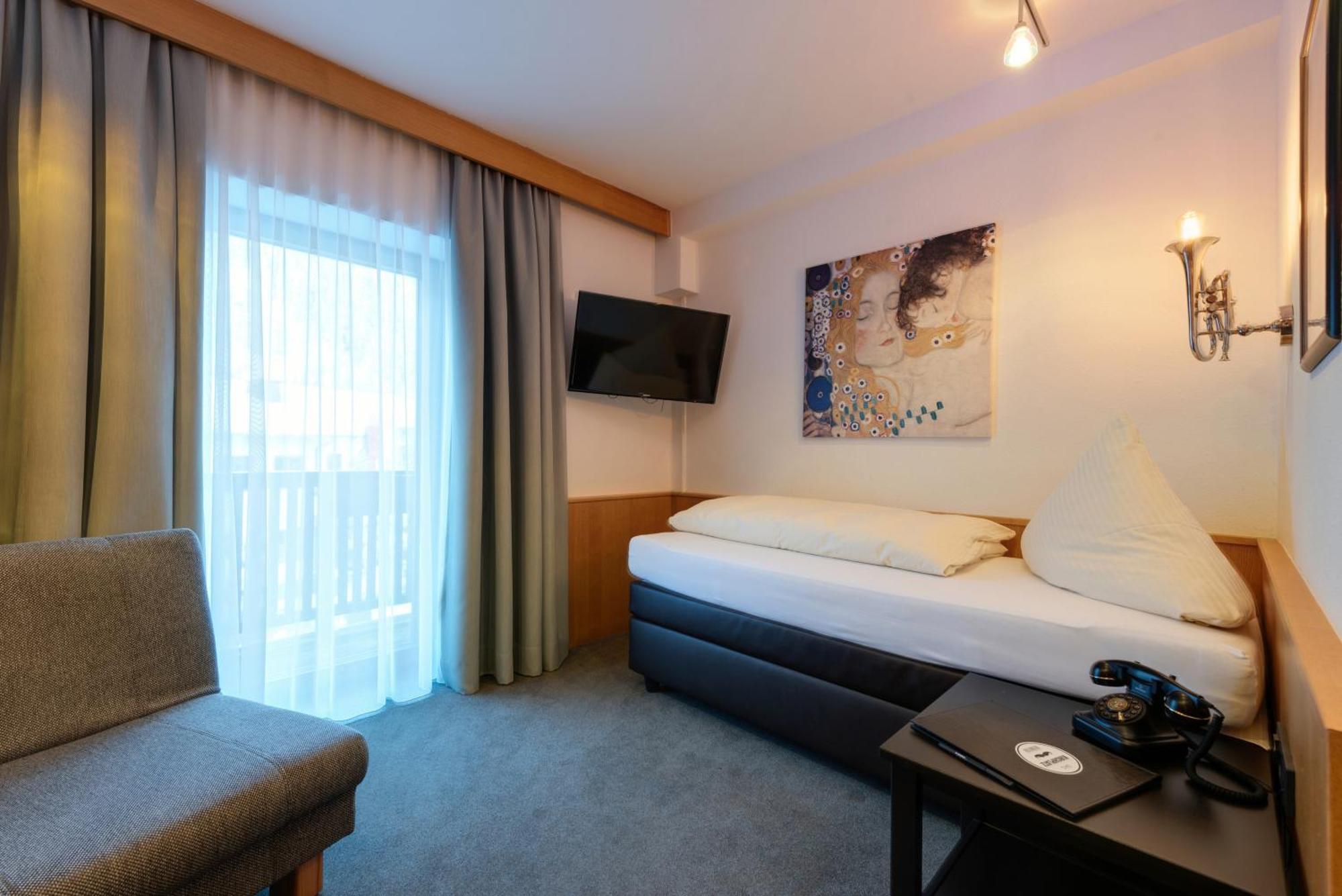 سانكت أنتون ام ارلبرغ Hotel Pension Kirchplatz المظهر الخارجي الصورة